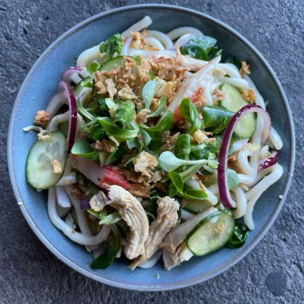 Udon Kyllinge Salat