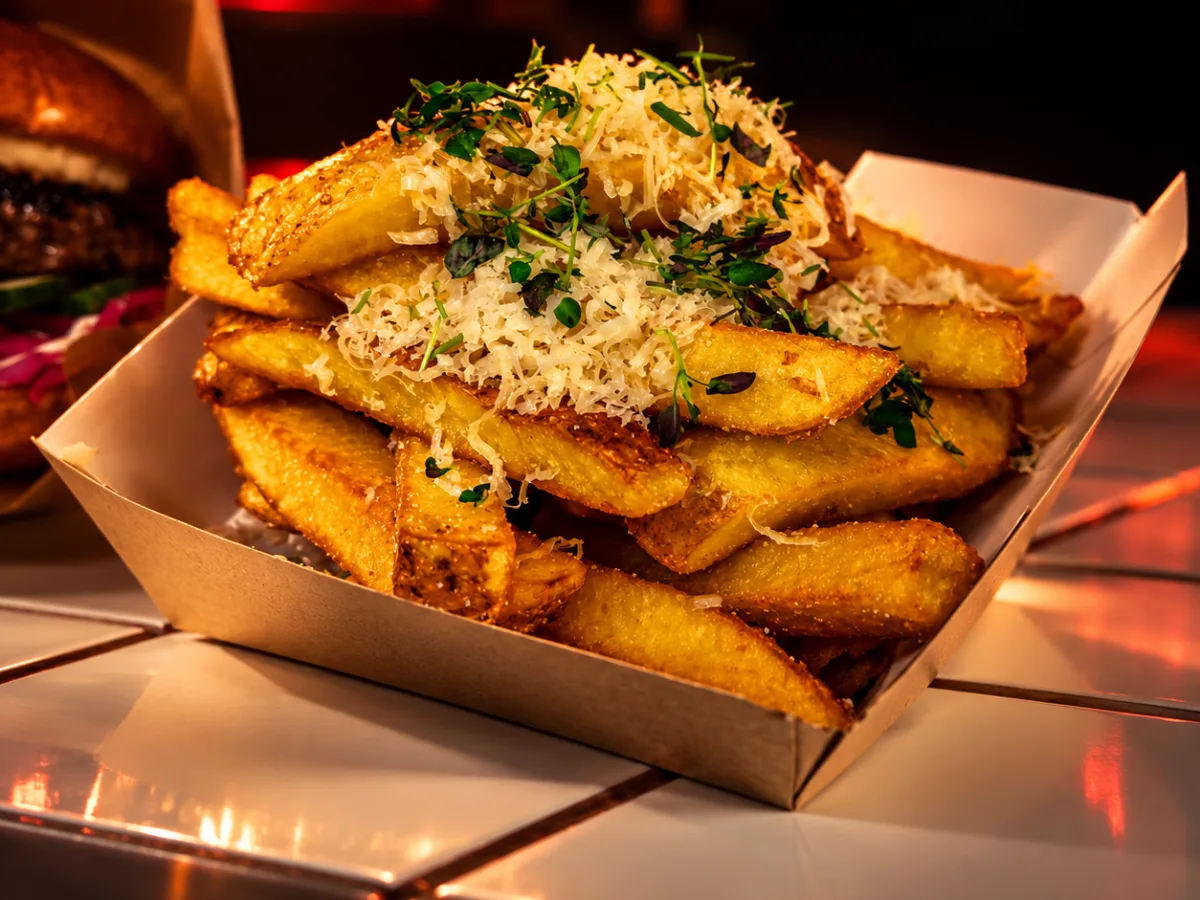 Pommes mit Vesterhavsost-Käse