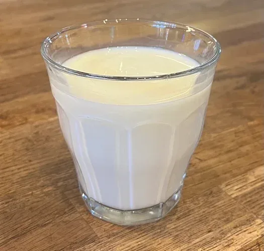 Glas mælk