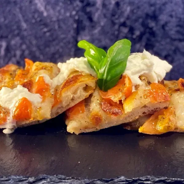 Pizza Cherrytomater & Bøffelmozzarella