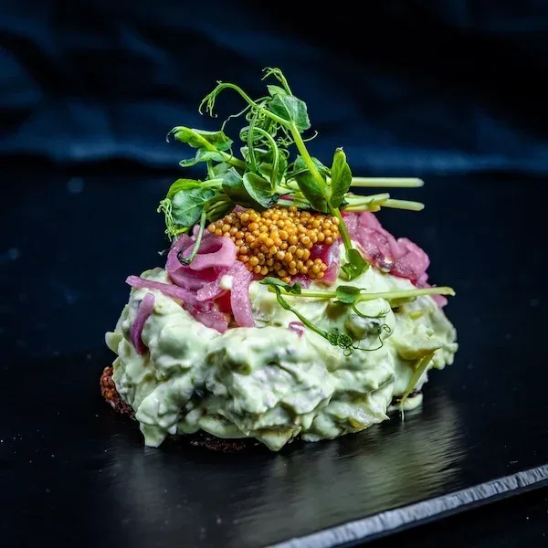 Smørrebrød avocado-kartoffelsalat