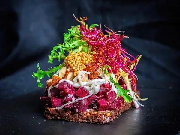 Smørrebrød mit Rote-Bete-Tatar