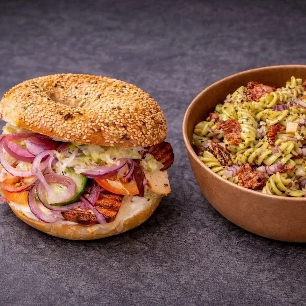 Menu - chicken deluxe bagel og pasta
