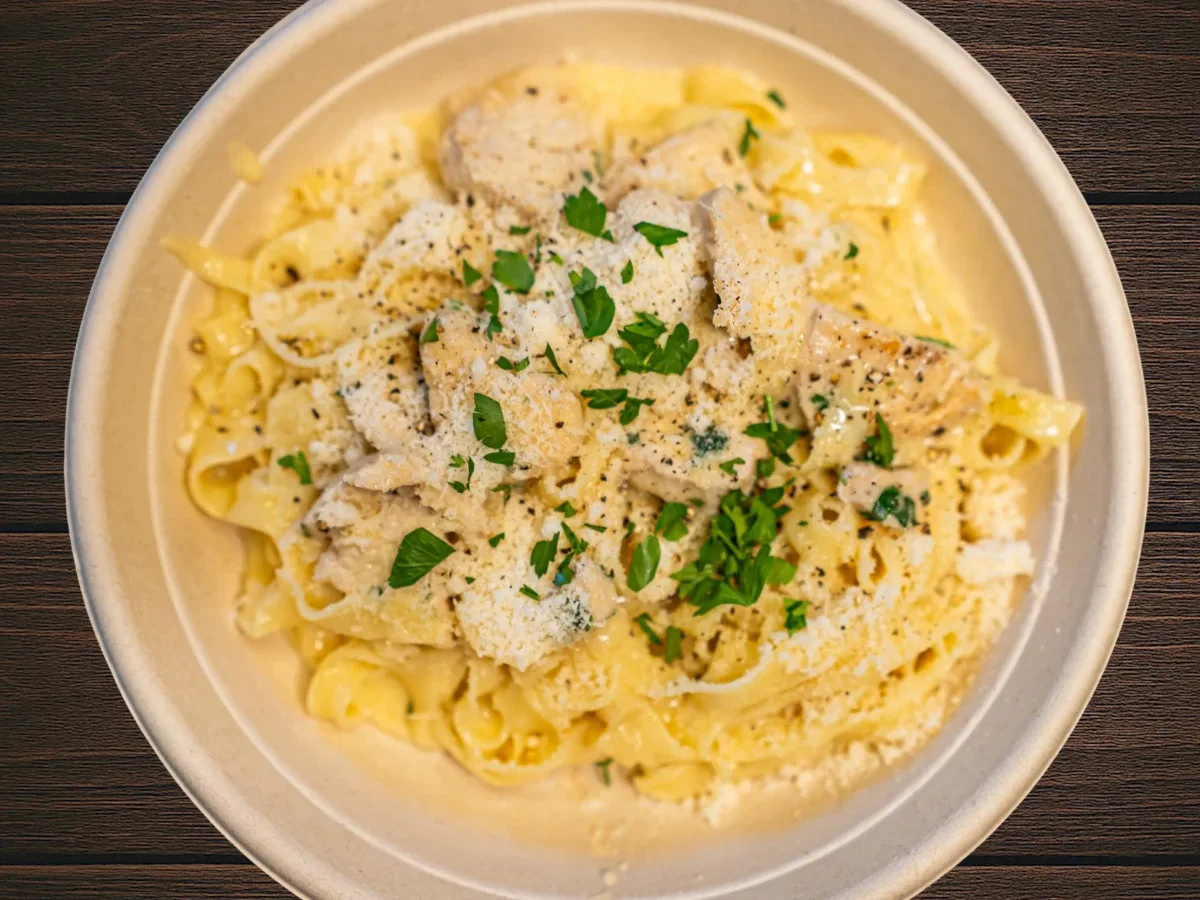 Pasta Chicken Alfredo