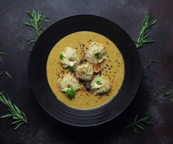 Vegetar Suppe + Momo
