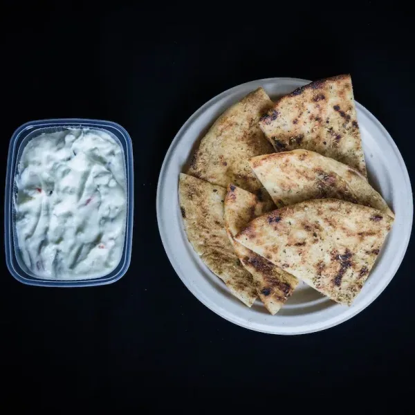 Tzatziki og fladbrød